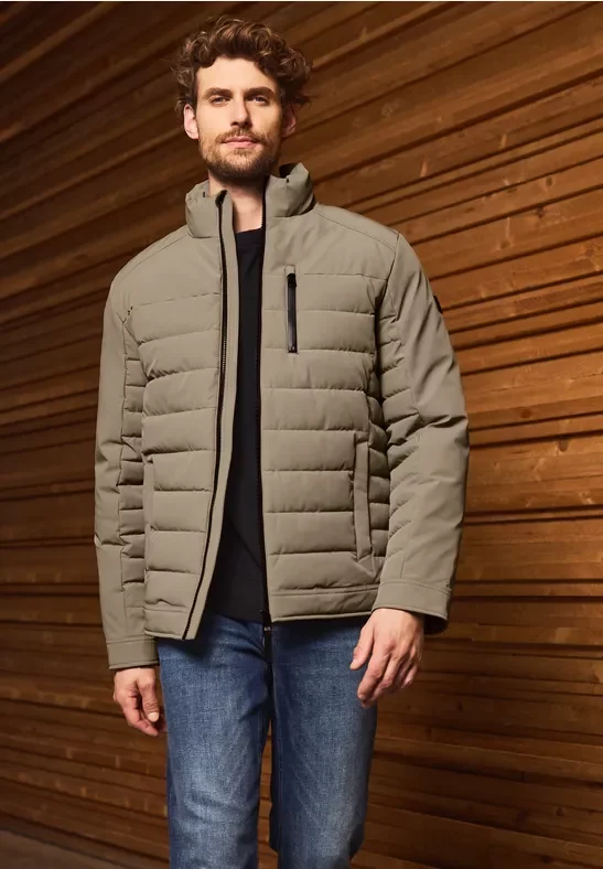 Steppjacke mit Stehkragen