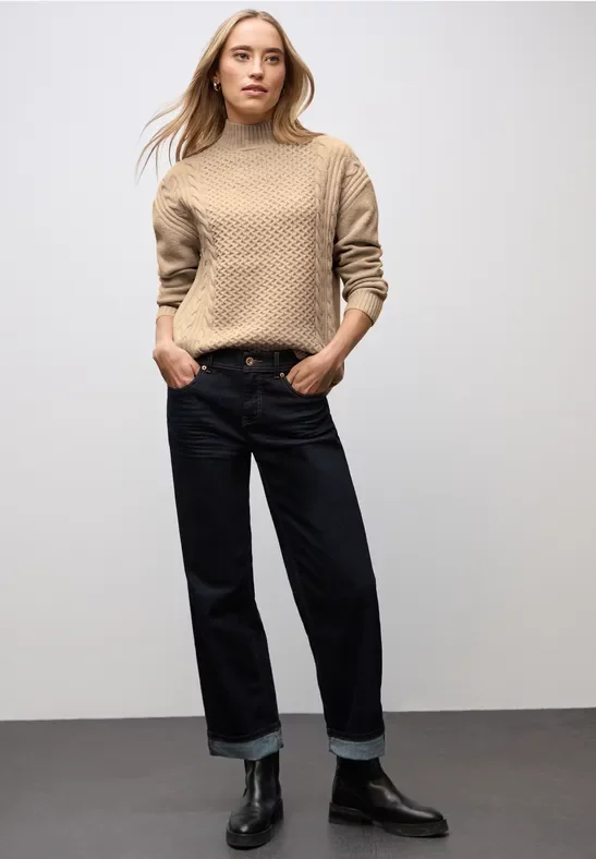 Pullover mit Zopfmuster