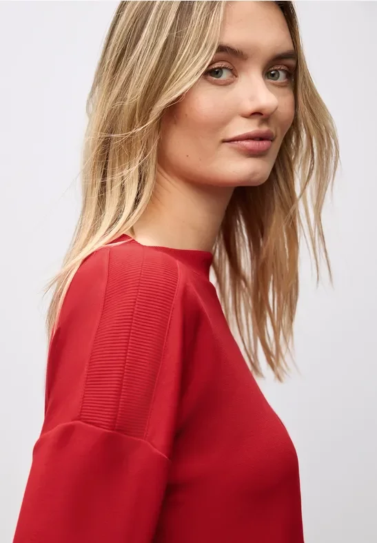 Shirt mit U-Boot-Ausschnitt