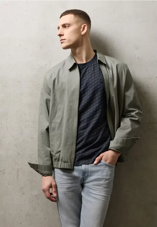 T-Shirt mit grafischem Minimal Print