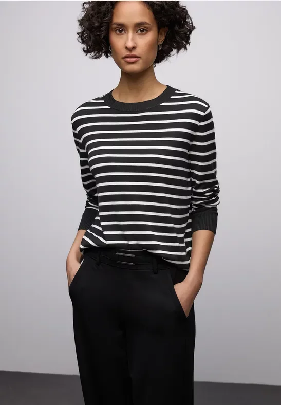 Gestreifter Pullover
