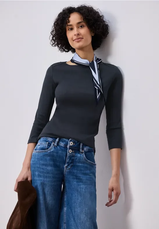 Basic Shirt in Rippstruktur