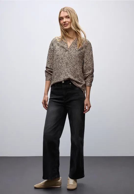 Thumbnail - Leo Split Neck Bluse
