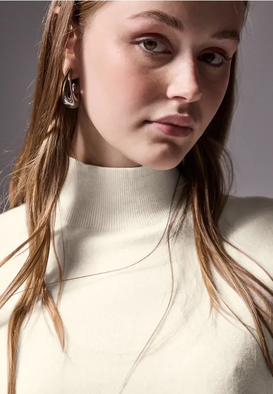 Kurzer Strickpullover