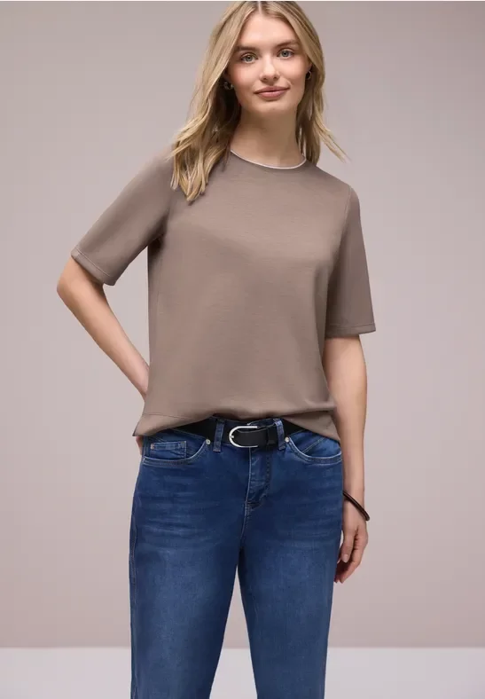 T-Shirt mit Kontrastdetail