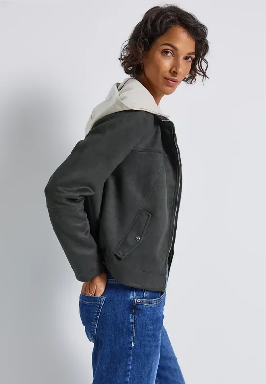 Veloursjacke mit Kapuze