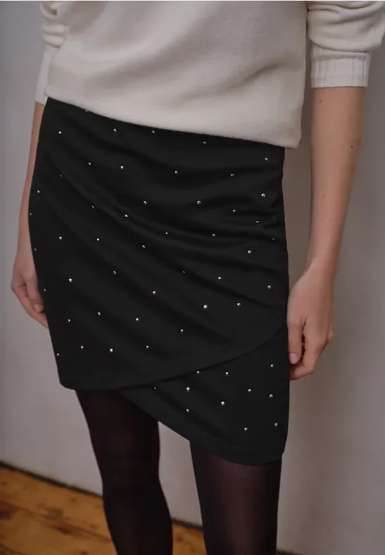 Bleistiftrock mit Nieten