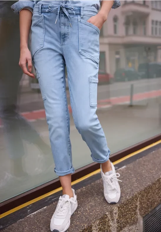 Tapered Leg Jeans im Casual Fit
