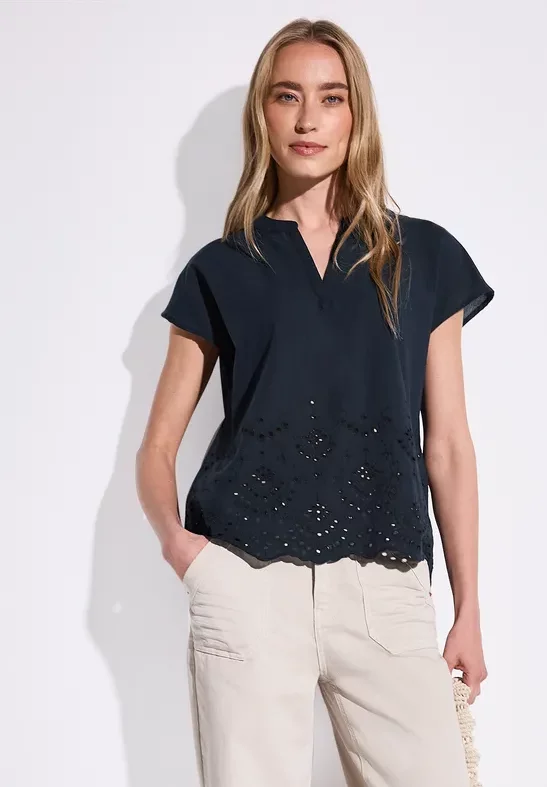 Bluse mit Stickerei