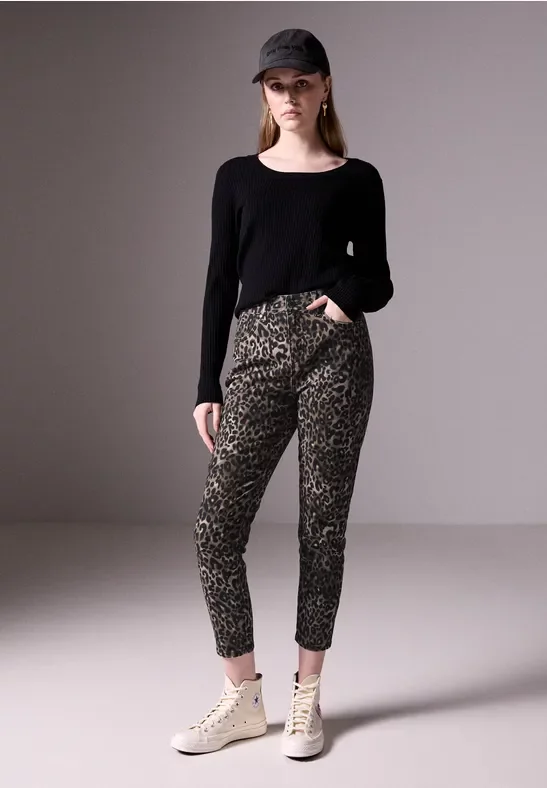 Jeans mit Leo-Print
