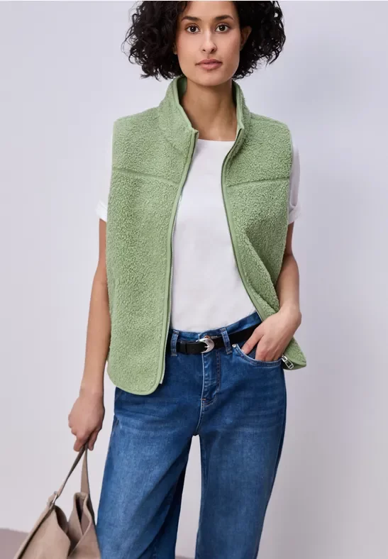 Weste aus Teddy-Material mit Zipper