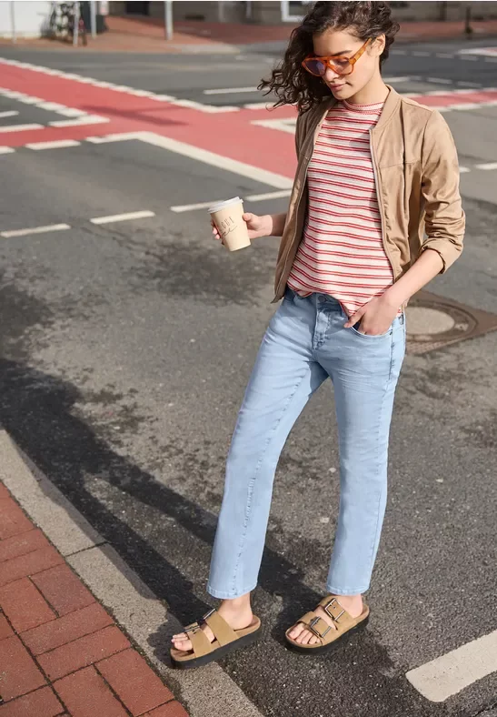 Mid Waist Kick Flare Jeans im Skinny Fit