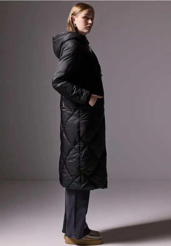Steppmantel mit Kapuze