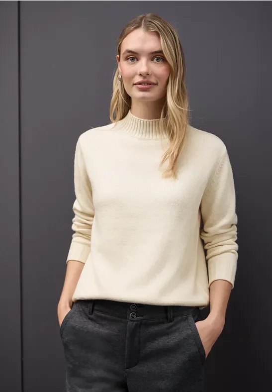 Basic Turtleneck Pullover
