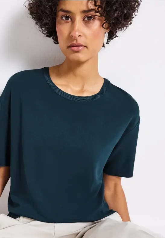 Shirt mit Deko-Ausschnitt