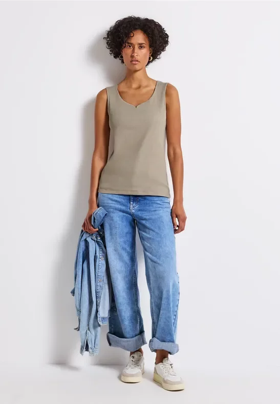 Top mit Herzausschnitt