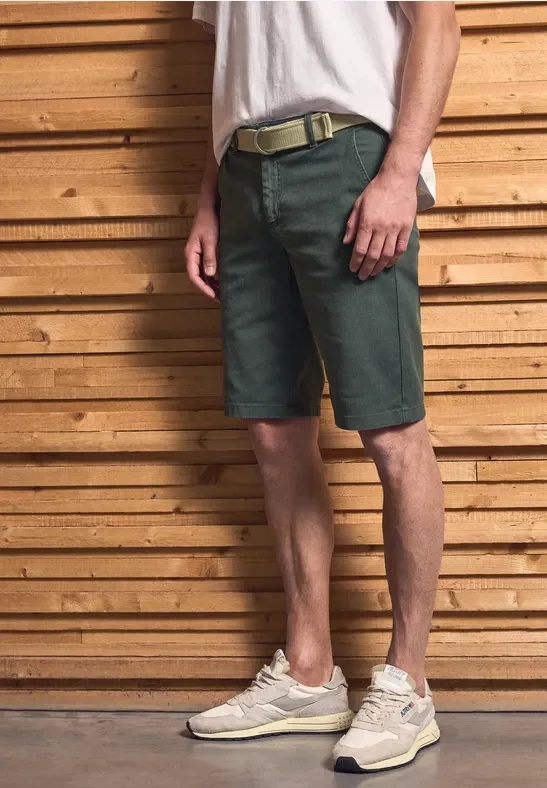 Struktur Chino mit Gürtel