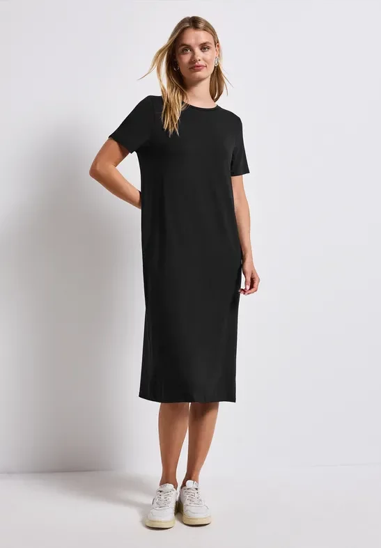 Kleid mit Schlitzdetail