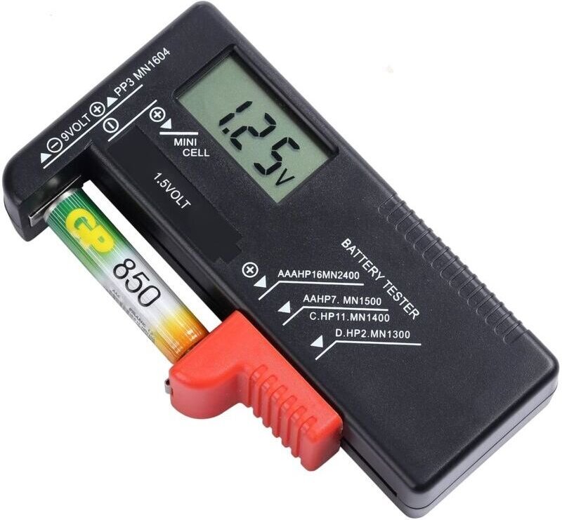 Digitaler Batterietester für AA-, AAA-, C-, D-, PP3-, 9V-, 1,5V- und Knopfzellenbatterien – Funktioniert ohne Batterien