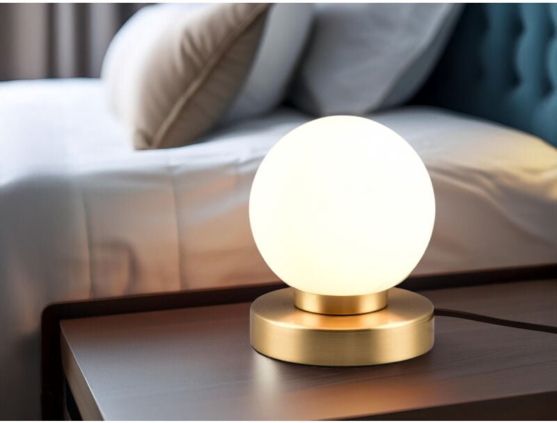 Reality Leuchten - Tischleuchte prinz ii, Glasschirm Weiß Sockel Messing - Touchfunktion, Höhe 15cm