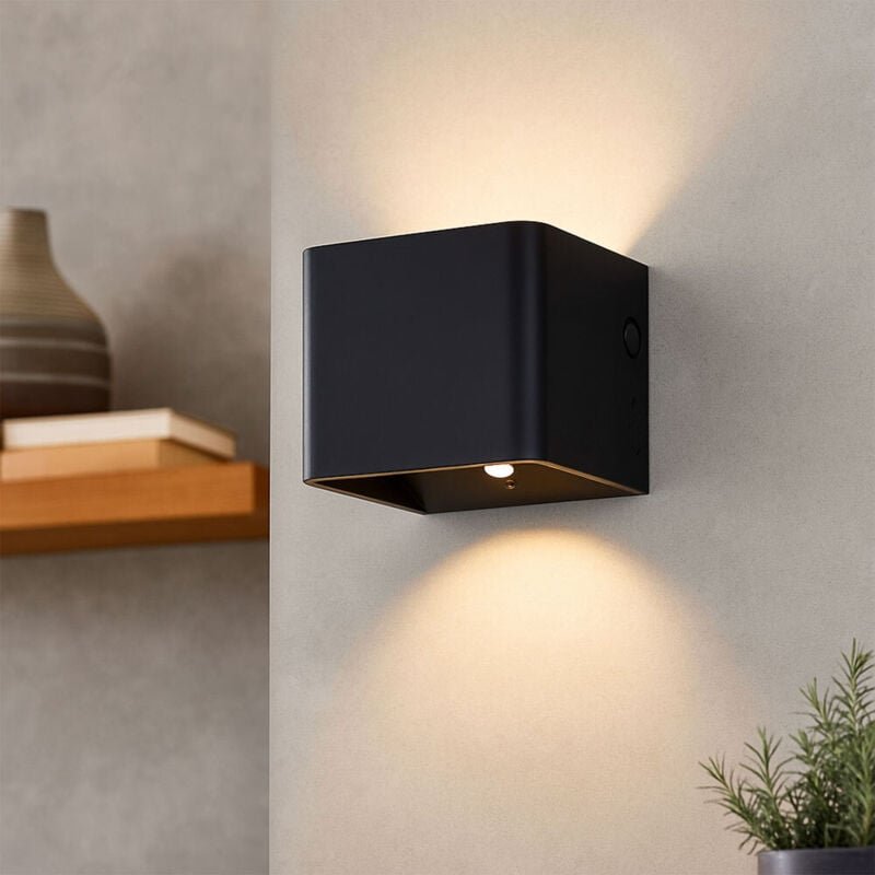 Wandleuchte schwarz Akku Bewegungsmelder Wandlampe Magnet usb verstellbar, 1x led 1W 50Lm warmweiß, LxBxH 10,1x10,1x8 cm