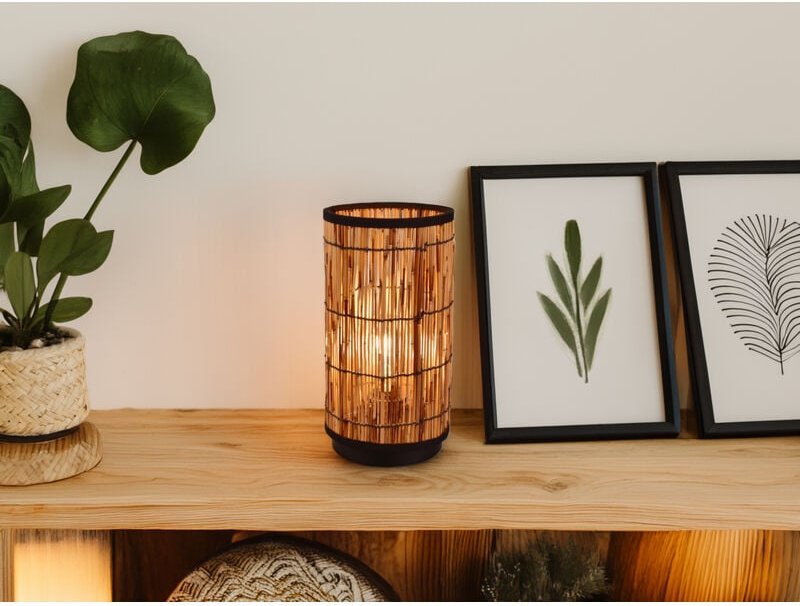 Meinewunschleuchte - Tischleuchte sara mit Lampenschirm aus Rattan in Bambusoptik, Höhe 34,5cm
