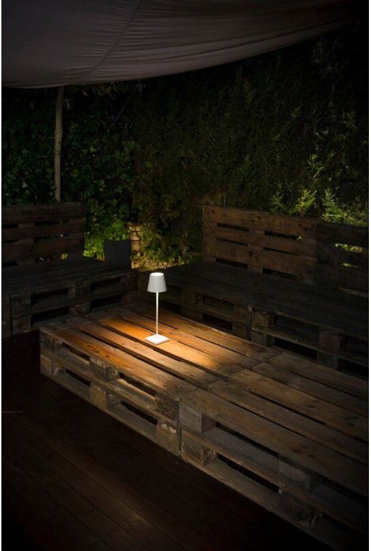 TOC, tragbare Tischleuchte im Freien, Faro Barcelona