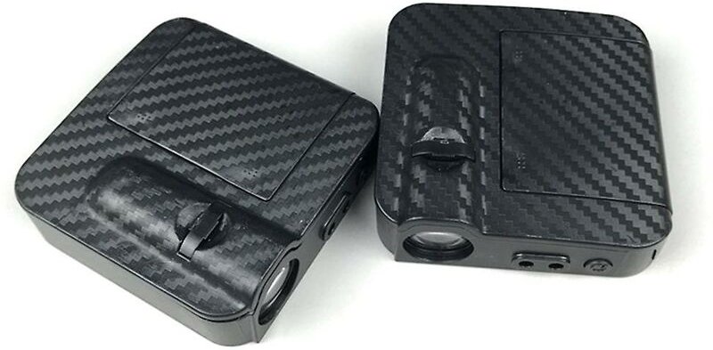 Woosien - Led Autotür Licht Laser-projektor Geister Schatten Lichter Universal Paste Tür Dekorative Lampe Accesso