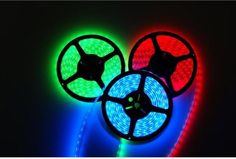 Trade Shop - STREIFEN LED STREIFEN 5M 3528 5050 5630 300 LED WASSERDICHT KALT WARM RGB - -2 Stormen-