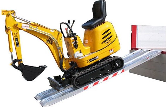 Alu Auffahrrampe 1.50m mit Schutzrand Länge 1500mm, inn. Breite 240mm - als Einzelstück - M065/15U