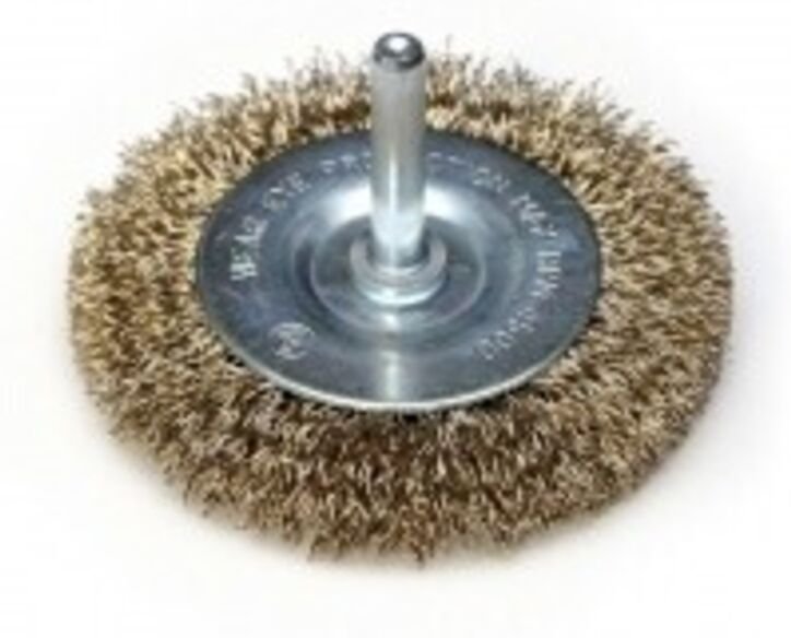DEDRA Messingdraht-Scheibenbürste 100 mm – für Metall und Stahl