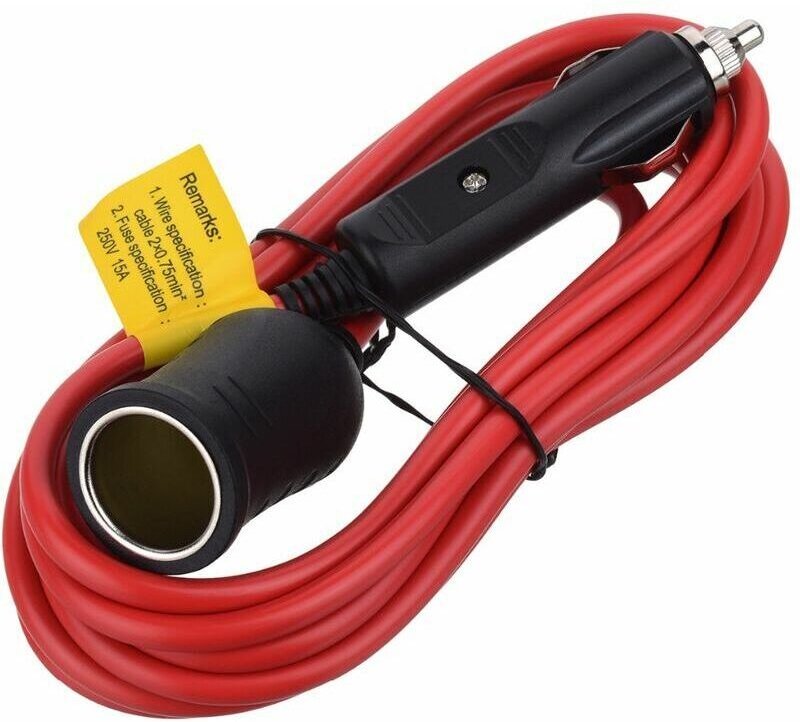 Verlängerungskabel für Zigarettenanzünder im Auto. Verlängerungskabel für den Autostrom.