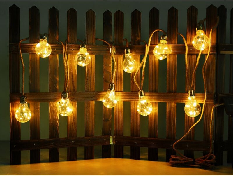 Solarbetriebene LED Outdoor Lichterkette mit 10 Glühbirnen, Länge 5,7 Meter