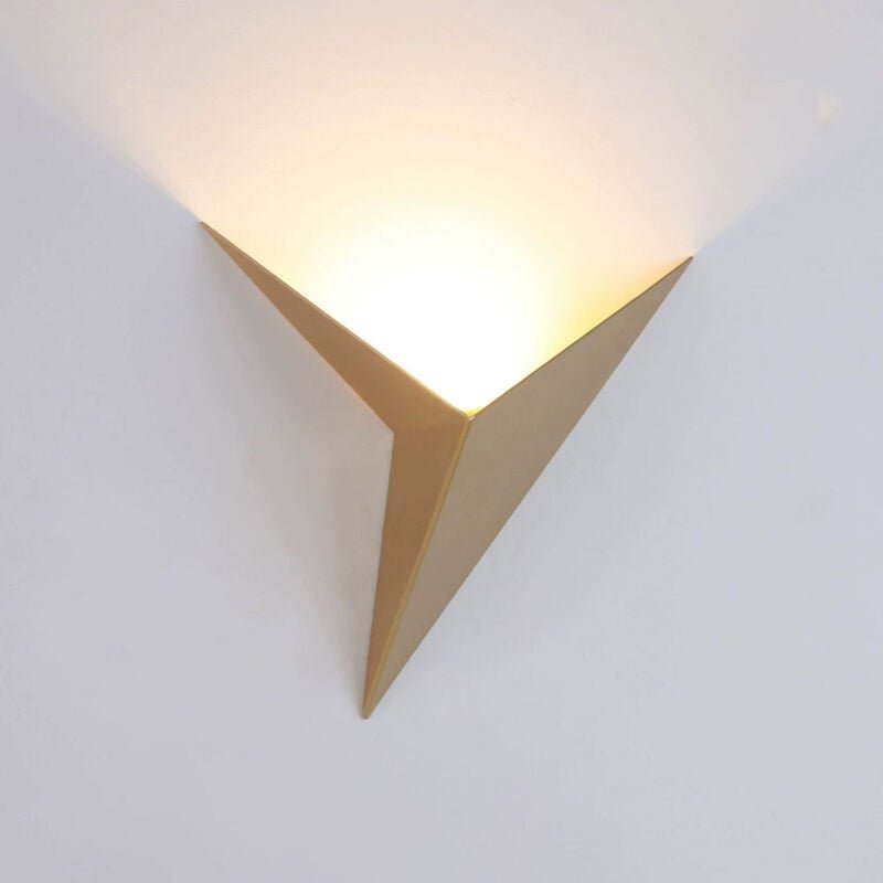 Thumbnail - Linghhang - 3W LED-Innenwandleuchte, kreative Dreiecksform, goldene Wandlampe, 3000K Warmweiß, moderne Metall-Wandleucht...