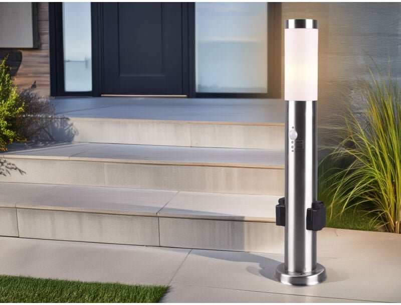 Meinewunschleuchte - Pollerleuchte rada mit Bewegungsmelder und 2 Steckdosen Edelstahl Höhe 60 cm