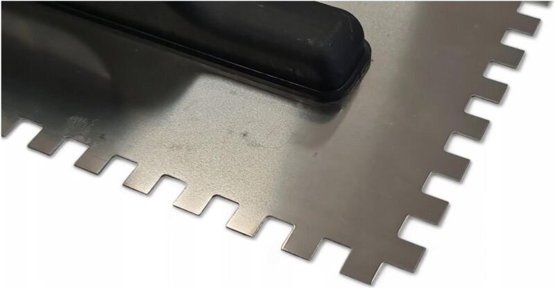 Edelstahlkelle, gezahnt, 8x8 Kunststoffgriff, 270 mm, für Fliesenkleber