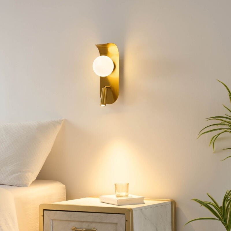 Goldene Wandleuchte mit Schalter Leselampe und Glaskugel - Matalia