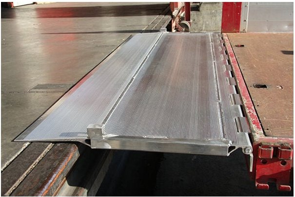 Stahl-Überfahrbrücke / Ladebordwand (LxB) 565x1250mm, Traglast 4800kg - MS040AC/0565