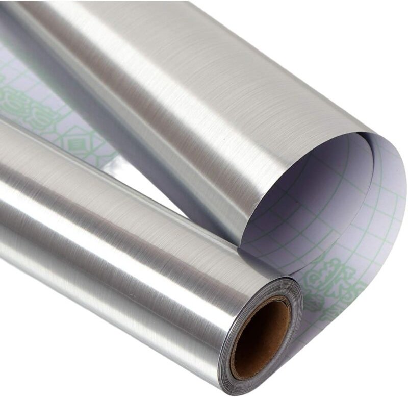 Selbstklebende Folie in Edelstahloptik für Schränke und Haushaltsgeräte