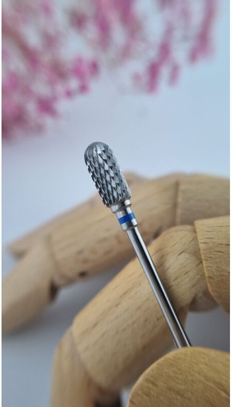 F28 – Blauer Zylinder (M)