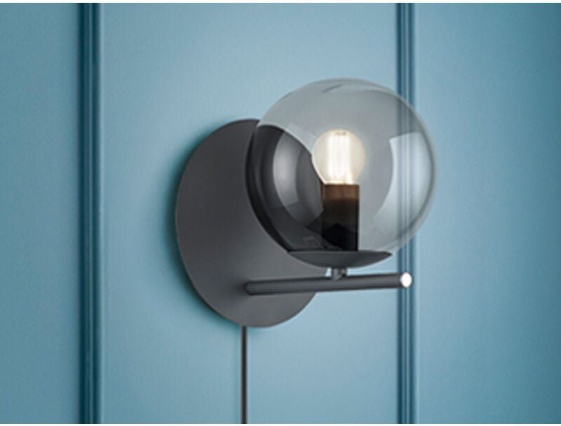 Meinewunschleuchte - led Wandleuchte in Anthrazit mit Lampenschirm Glaskugel Rauchfarbig, Höhe 21cm
