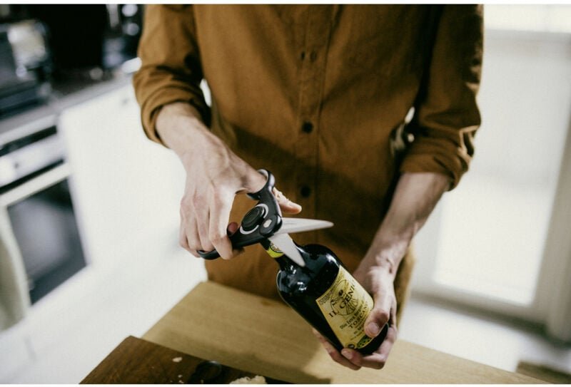 1003034 Haushaltsschere Linkshänder, Rechtshänder 220 mm Schwarz - Fiskars