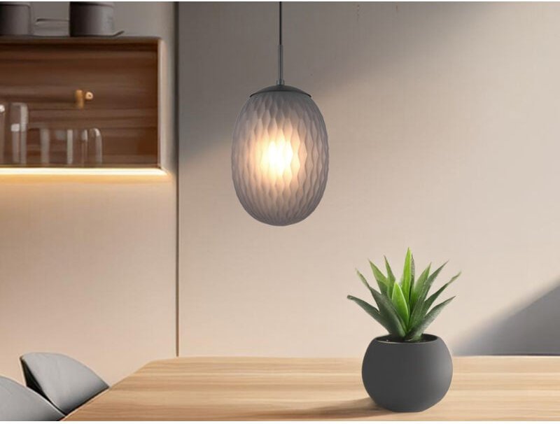 Kleine Pendelleuchte FACETTE mit Rauchglas Lampenschirm oval, Ø 17cm