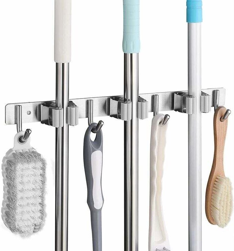 Wandmontierter Besenhalter aus Edelstahl, Besenablage mit 3 Schlitzen und 4 Haken für Küche, Bad, Garage und Garten – Gr...