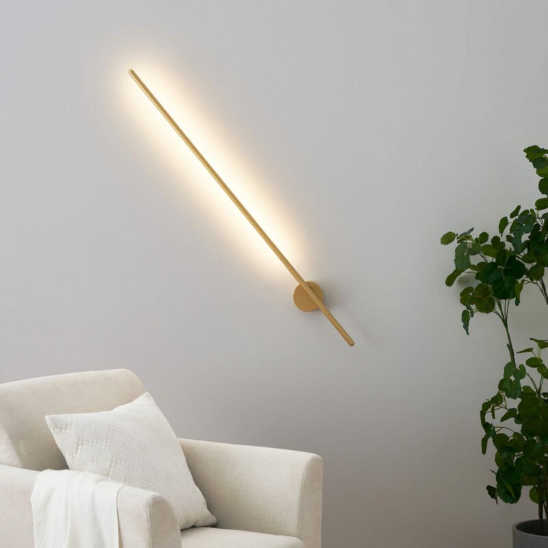 Längliche goldene Wandleuchte mit LED-Licht - Mandal