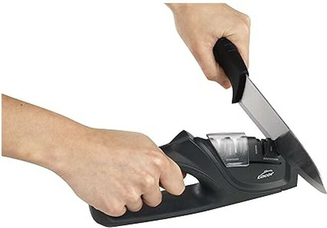 Doppelmesserschärfer, aus schwarzem Kunststoff, Maße 21'5x4'5x9 cm