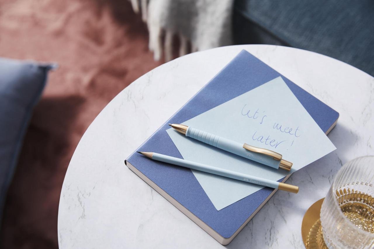 FABER-CASTELL Kugelschreiber 0.7 mm Blau