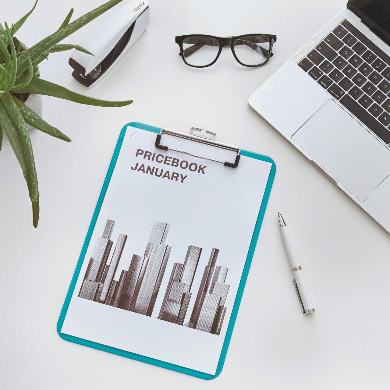 LEITZ Klemmbrett DIN A4 eisblau