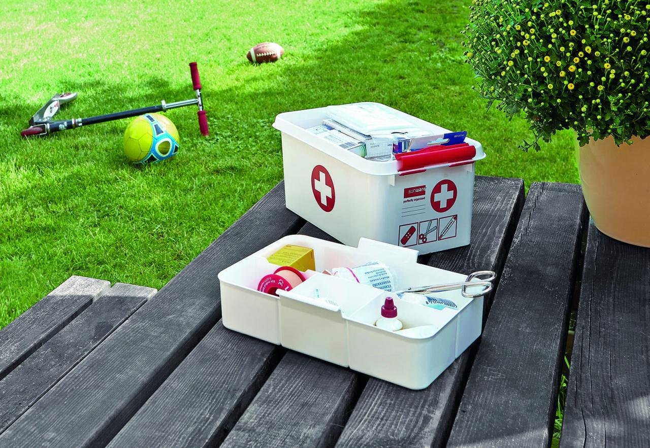 Thumbnail - sunware® Erste-Hilfe-Box the q-line 6,0 l - 30,0 x 20,0 x 14,5 cm weiß/rot