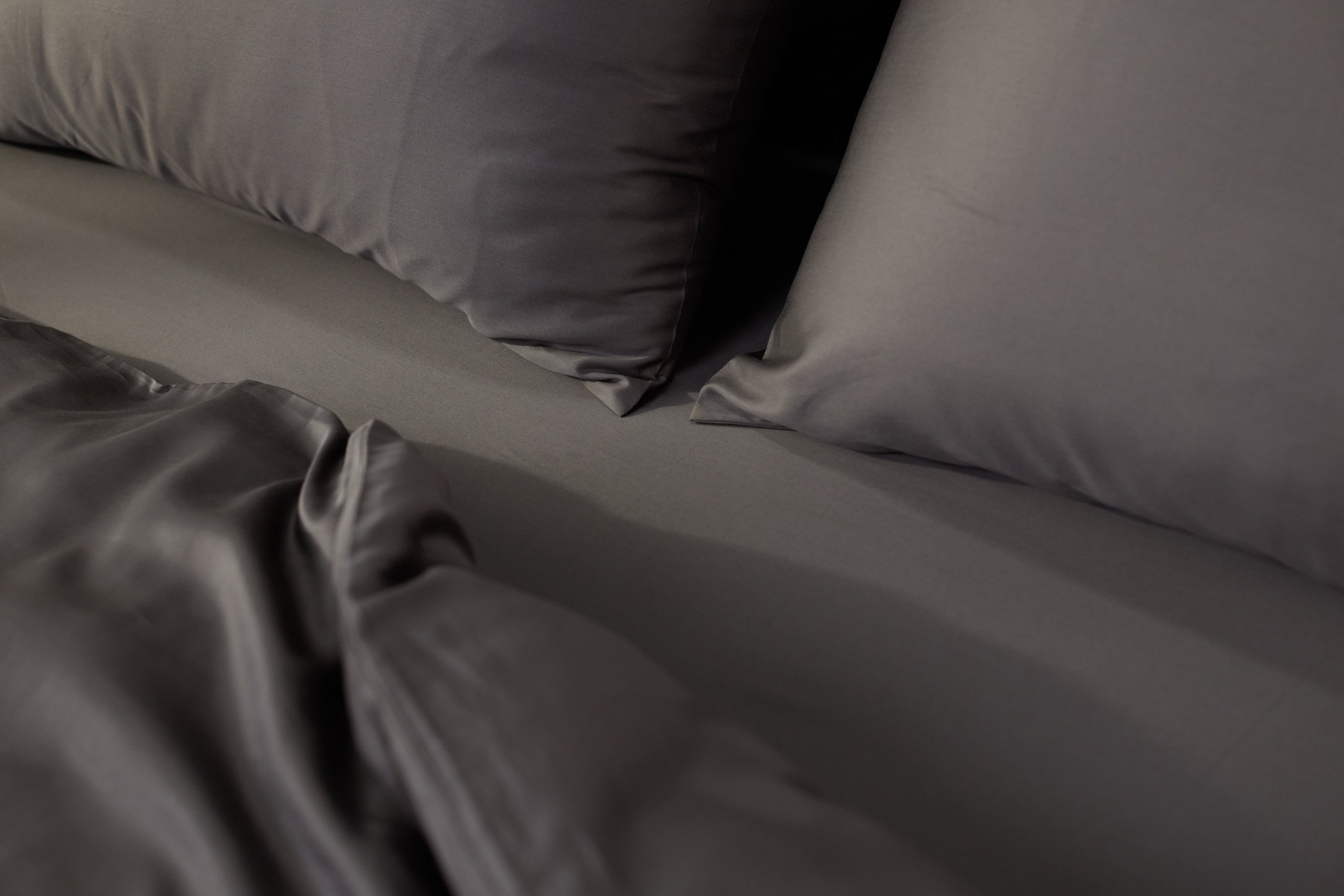 Emma Premium+ Kopfkissenbezug 40x80 - dunkelgrau